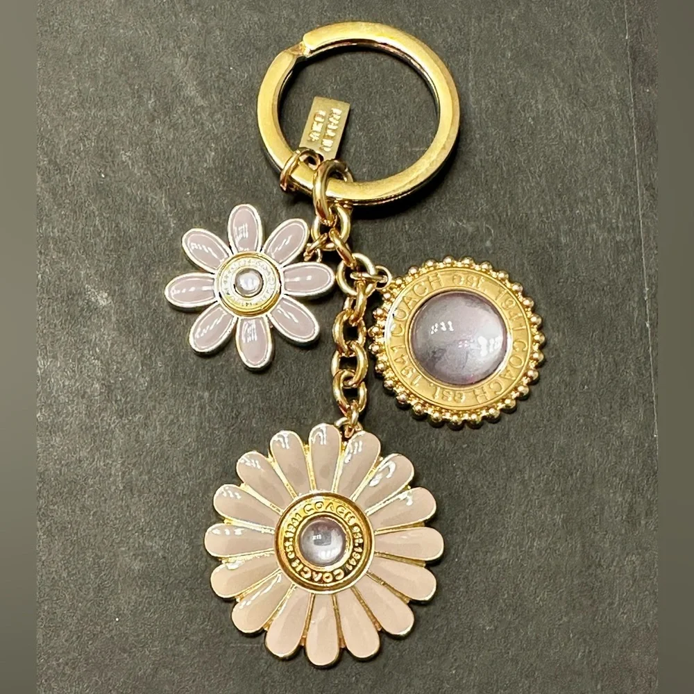 NWOT Coach Daisy Flower Cluster Keychain Bag Charm Gold lavender Enamel Y2K RARE - Picture 1 of 3